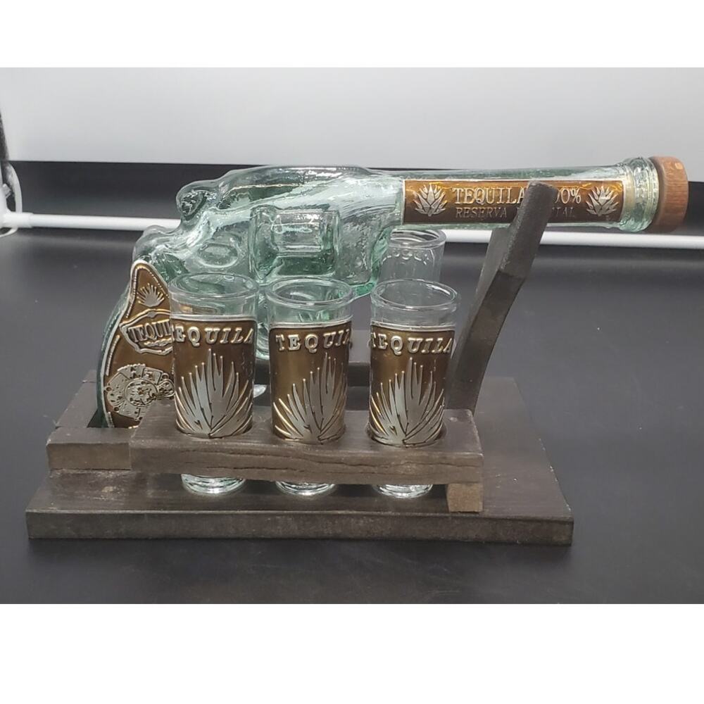 VTG Tequila Revolver Decanter **EMPTY** w/ 6 Shot Glasses and Wooden Base